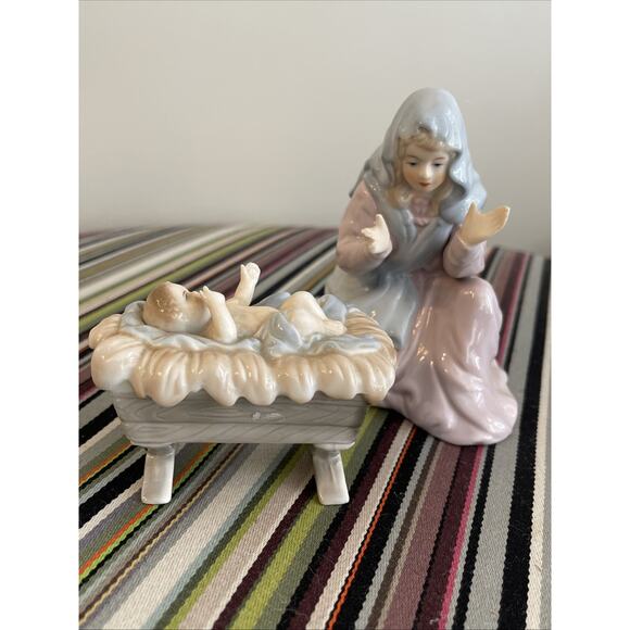 ENESCO 1988 NATIVITY Porcelain Mary Jesus PAUL CONNOLLY Vintage Set - Picture 7 of 7